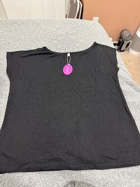 NWT Halife Black Short-Sleeve Boxy Crewneck Tee